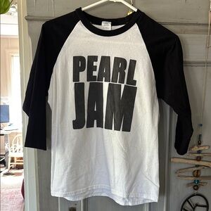 Pearl Kids Raglan Shirt - Black & White